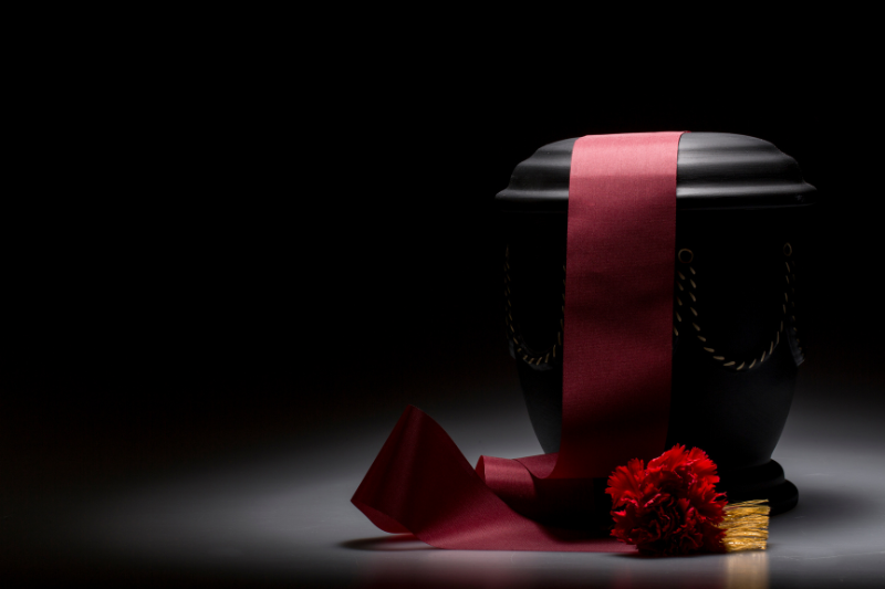 Urna w domu pogrzebowym w Tarnowie